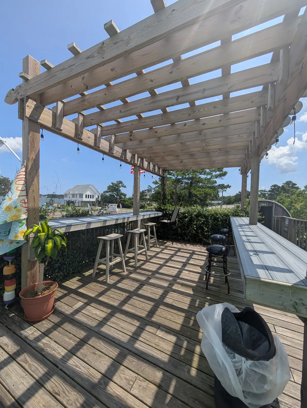 The entrance path leading to the beach